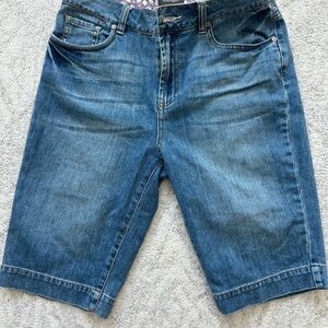 Denver Hayes Blue Jean Shorts with Knee-Length Design